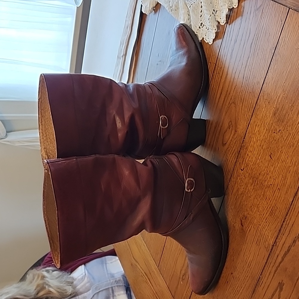 Brutini redish brown size 8 womans boots